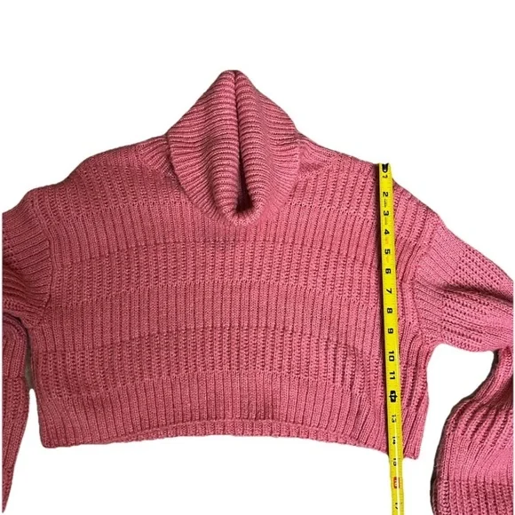 Urban Outfitters Pink Cropped Turtleneck Sweater S Ribbed Knit Barbie Cozycore - Picture 9 of 10